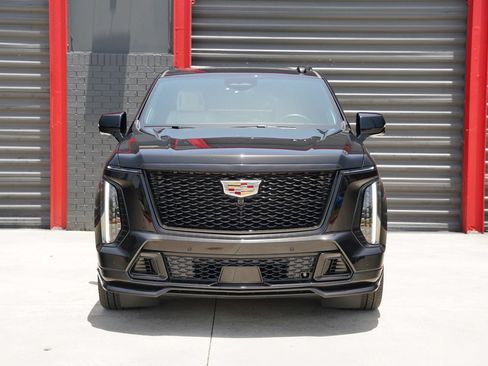 Used 2025 Cadillac Escalade V AWD/4WD image 3