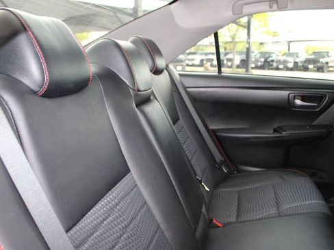 Used 2015 Toyota Camry SE FWD image 51