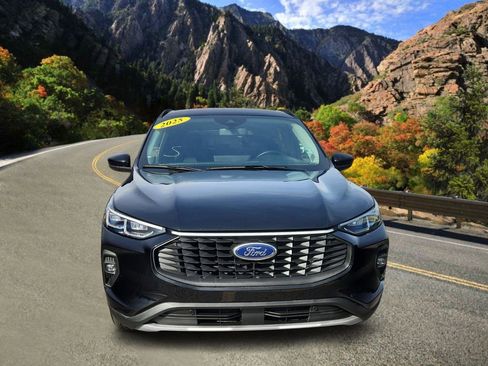 Used 2025 Ford Escape Platinum image 6