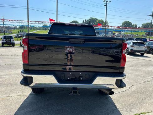 Used 2024 Chevrolet Silverado 2500 LT image 4