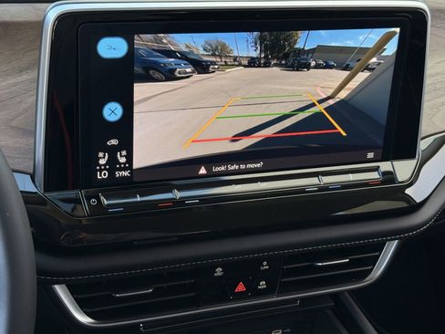 New 2025 Volkswagen Atlas SE image 14