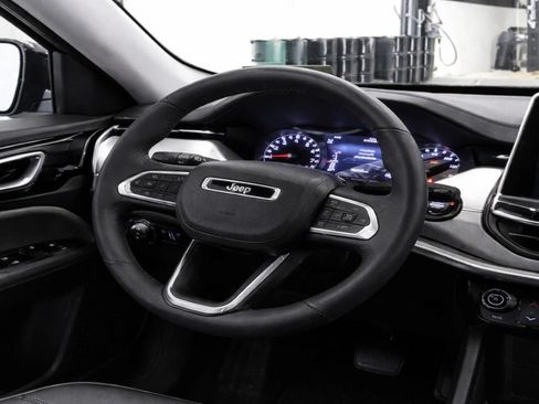 Used 2025 Jeep Compass Limited AWD/4WD image 14