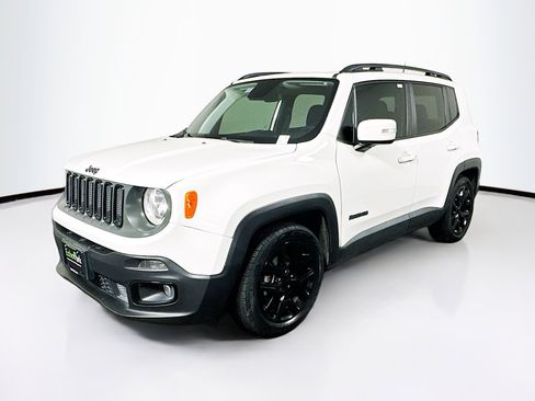 Used 2018 Jeep Renegade Altitude FWD image 3