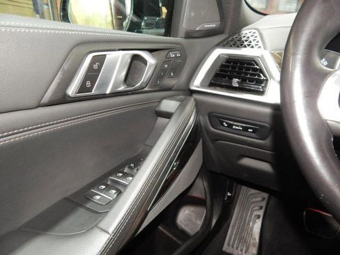 Used 2025 BMW X6 xDrive40i image 31