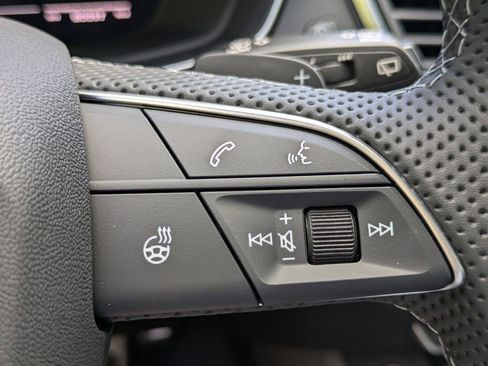 Used 2025 Audi SQ5 Premium Plus AWD/4WD image 18
