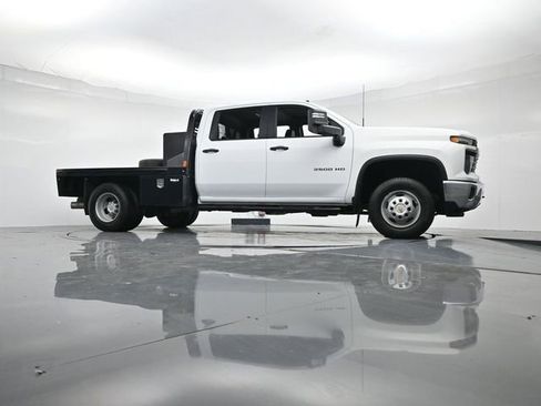 Used 2024 Chevrolet Silverado 3500 W/T image 31
