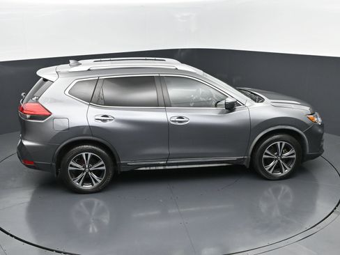 Used 2017 Nissan Rogue SL w/ SL Premium Package FWD image 33