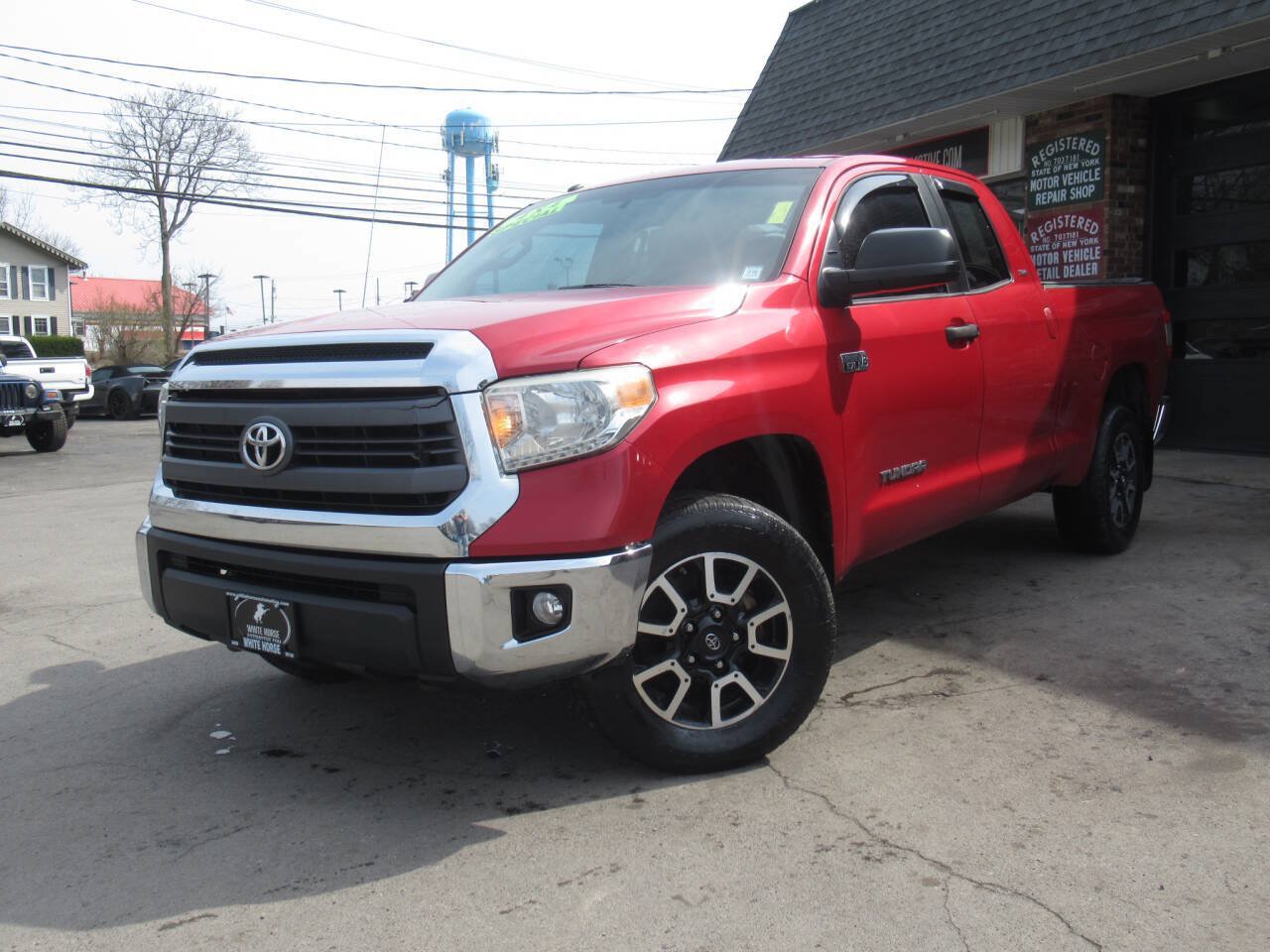 Used 2014 Toyota Tundra SR5 w/ TRD Off Road Package AWD/4WD image 28