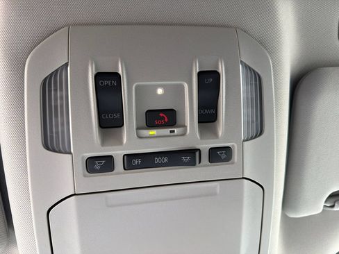 New 2026 Toyota Highlander AWD image 36