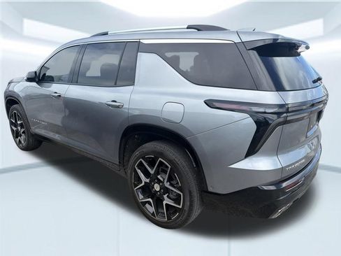Used 2025 Chevrolet Traverse High Country w/ LPO, Cargo Package FWD image 17