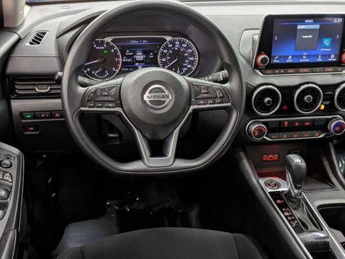 Used 2023 Nissan Sentra SV image 4