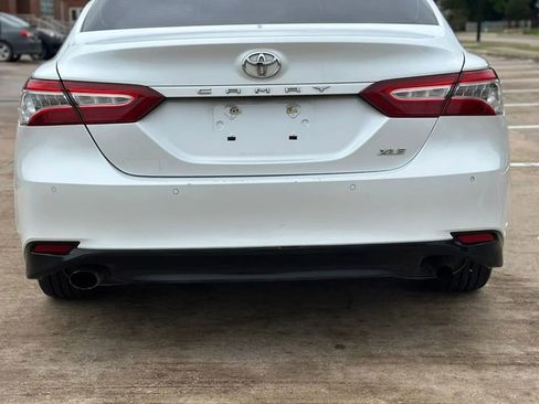 Used 2018 Toyota Camry XLE FWD image 6
