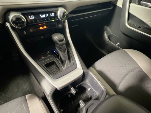 Used 2025 Toyota RAV4 XLE w/ Convenience Package FWD image 25