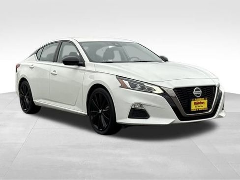 Used 2022 Nissan Altima 2.5 SR image 1