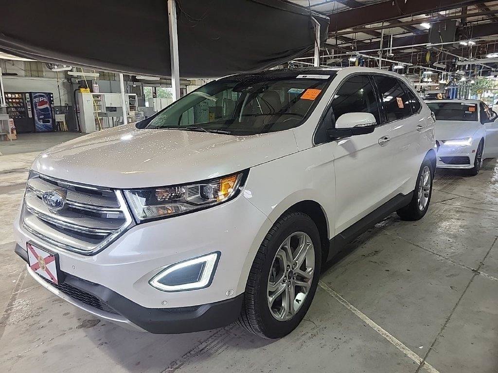 Used 2017 Ford Edge Titanium w/ Equipment Group 302A FWD image 3