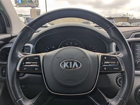 Used 2019 Kia Sorento SX image 23