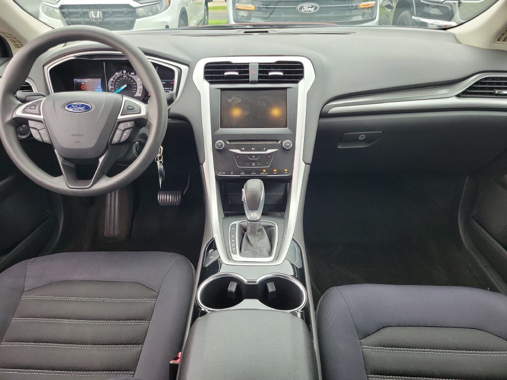 Used 2014 Ford Fusion SE FWD image 11