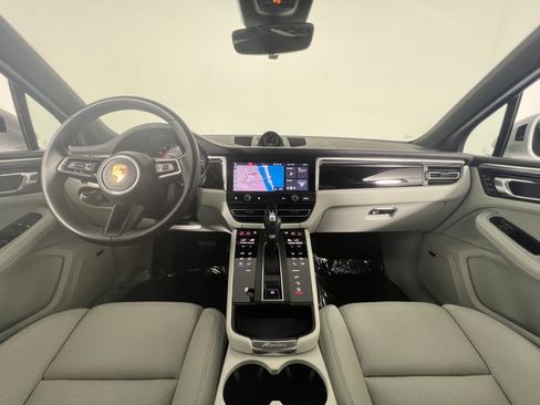 Certified 2024 Porsche Macan AWD/4WD image 13