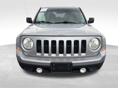 Used 2016 Jeep Patriot Latitude image 2