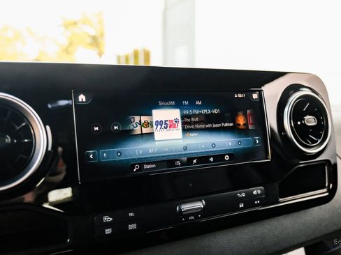 Used 2022 Mercedes-Benz Sprinter 3500 image 63