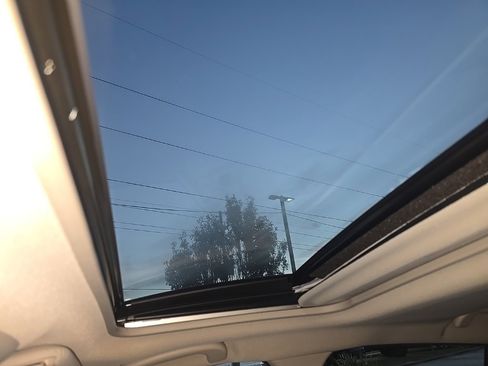 Used 2024 Subaru Crosstrek 2.5i Limited w/ Crosstrek Mirror Package image 13