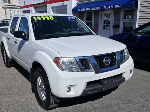 Used 2016 Nissan Frontier SV w/ SV Value Truck Package AWD/4WD image 4