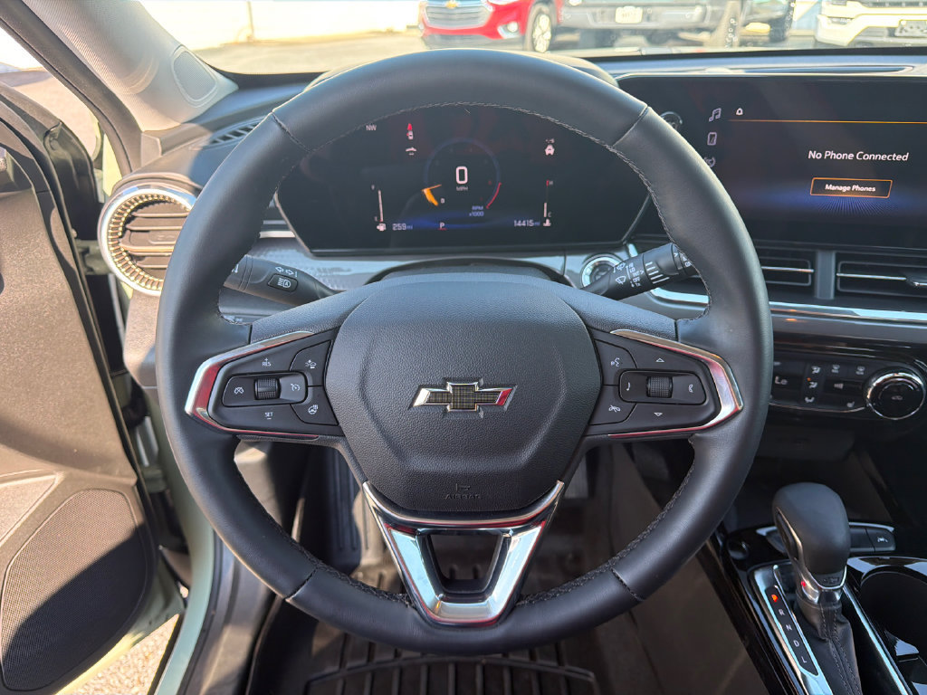 Used 2025 Chevrolet Trax ACTIV w/ Sunroof Package FWD image 23