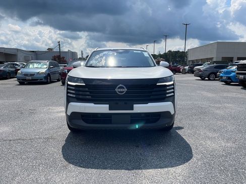 New 2025 Nissan Kicks SV w/ SV Premium Package image 3