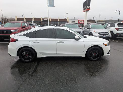 Used 2024 Honda Civic EX-L image 2