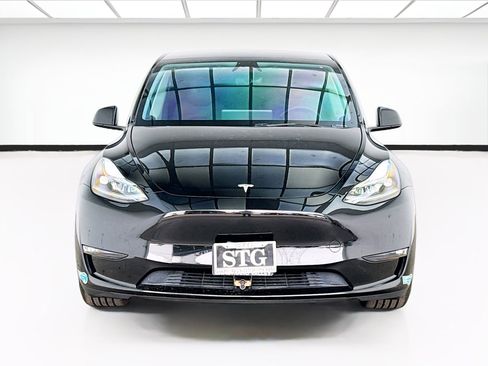 Used 2025 Tesla Model Y Performance image 2