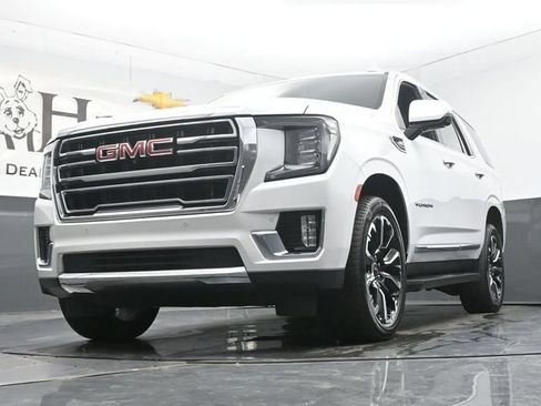 Used 2023 GMC Yukon SLT w/ SLT Luxury Package AWD/4WD image 4
