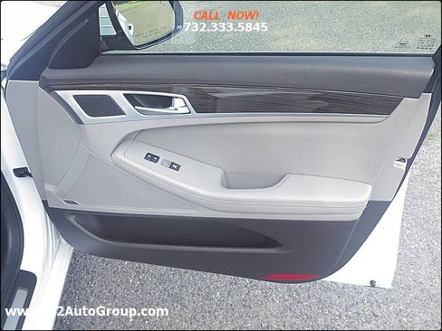 Used 2015 Hyundai Genesis 3.8 w/ Option Group 02 image 30