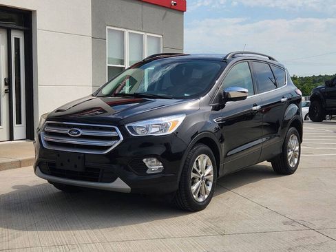 Used 2018 Ford Escape SE w/ SE Sync 3 Package AWD/4WD image 26