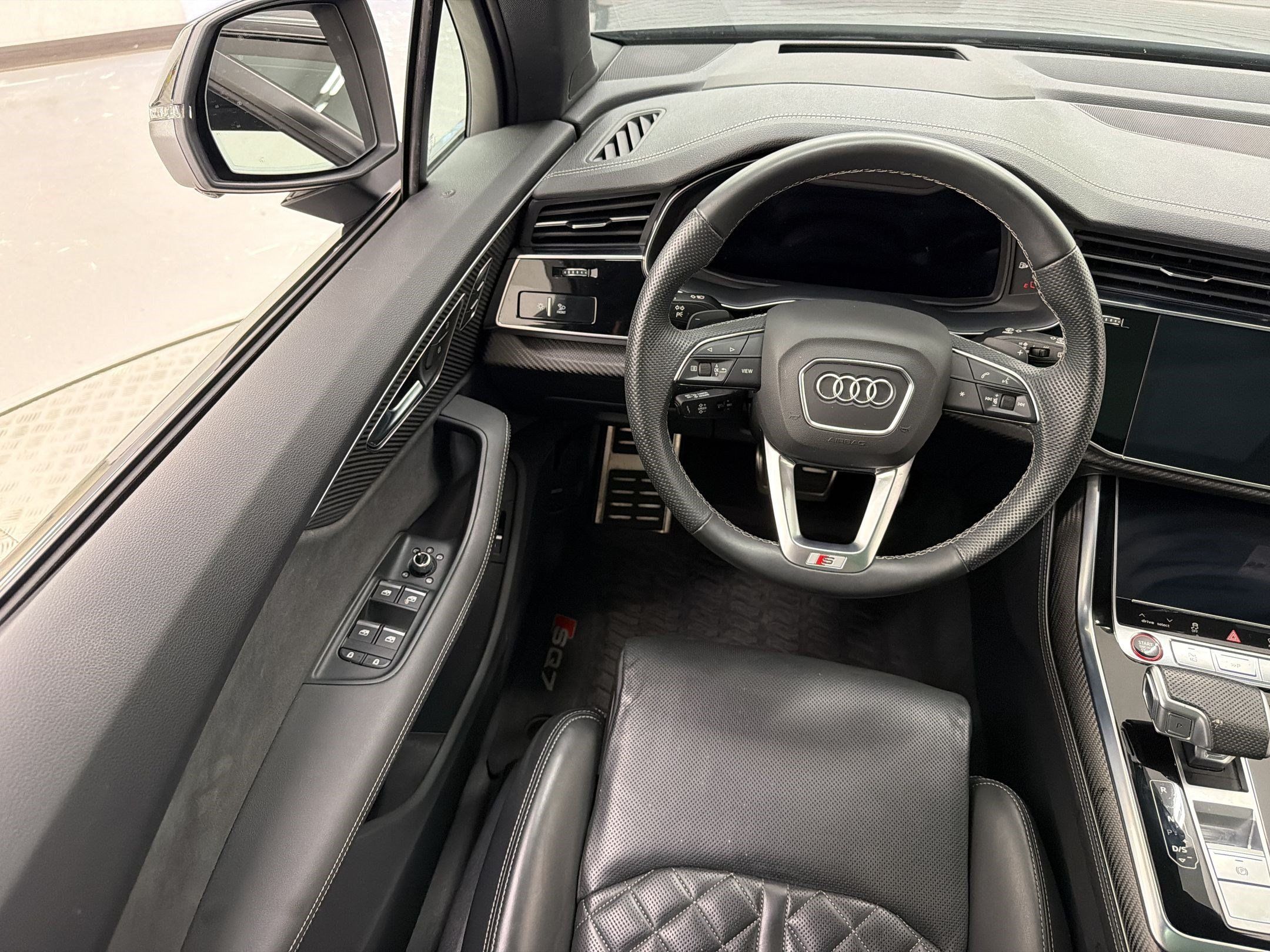 Used 2025 Audi SQ7 Prestige AWD/4WD image 29