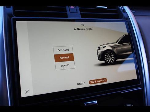 Used 2023 Land Rover Discovery HSE R-Dynamic image 32