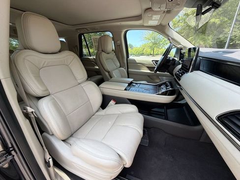 Used 2019 Lincoln Navigator Reserve AWD/4WD image 27