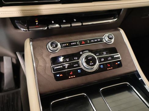 Certified 2024 Lincoln Aviator Reserve w/ Equipment Group 201A image 8