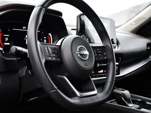 Used 2023 Nissan Rogue Platinum image 11