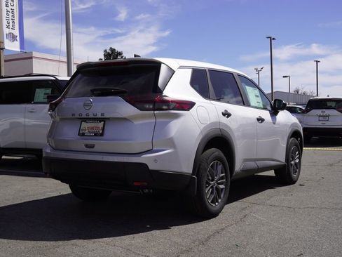 New 2025 Nissan Rogue S image 4