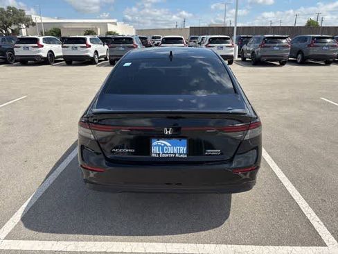 Used 2025 Honda Accord Sport image 4