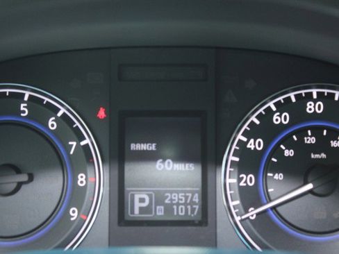 Used 2014 INFINITI Q60 Convertible w/ Premium Package RWD image 15
