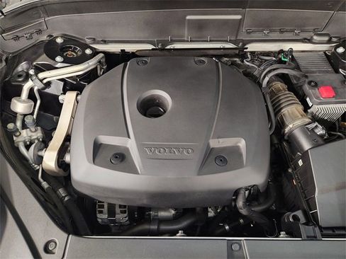 Used 2021 Volvo XC90 T6 Momentum w/ Advanced Package image 33