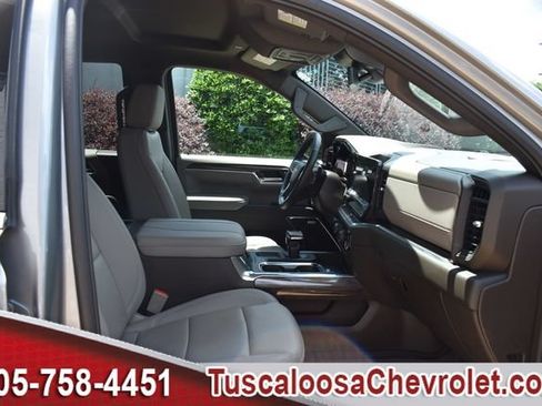 Used 2025 Chevrolet Silverado 1500 LTZ AWD/4WD image 24