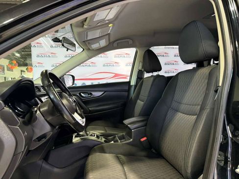 Used 2018 Nissan Rogue SV image 16