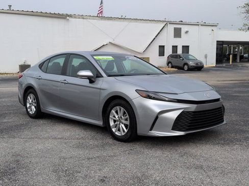 Used 2025 Toyota Camry LE FWD image 2