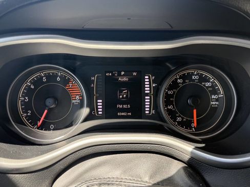 Used 2016 Jeep Cherokee Latitude w/ Comfort & Sound Group FWD image 13