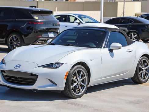 Used 2016 MAZDA MX-5 Miata Grand Touring RWD image 3