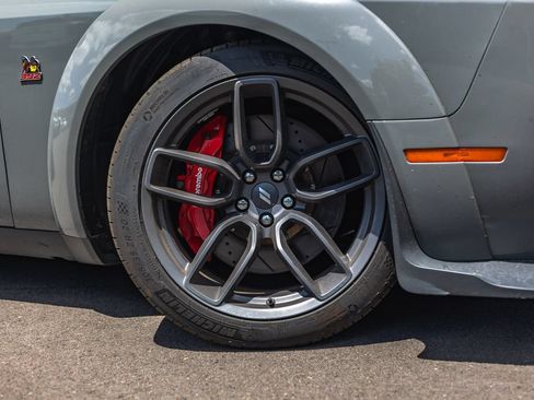Used 2019 Dodge Challenger R/T Scat Pack RWD image 4