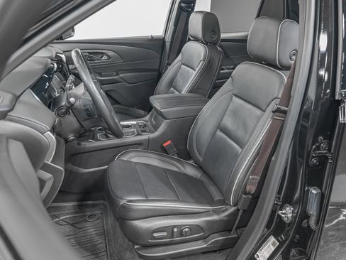 Used 2023 Chevrolet Traverse Premier w/ Redline Edition image 16