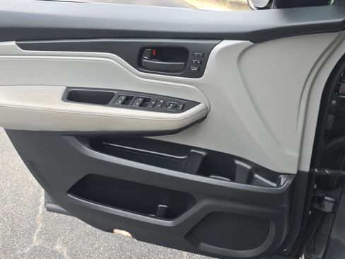Used 2018 Honda Odyssey EX-L image 26